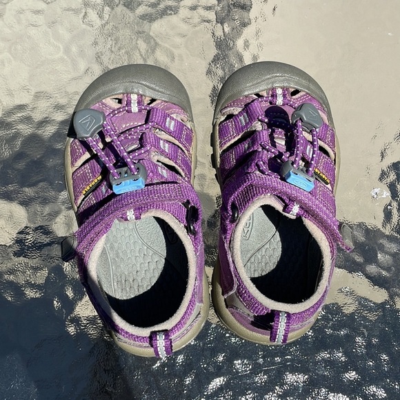 KEEN | Purple Magic & Blue Grotto Newport H2 Sandal - Kids - Picture 6 of 9